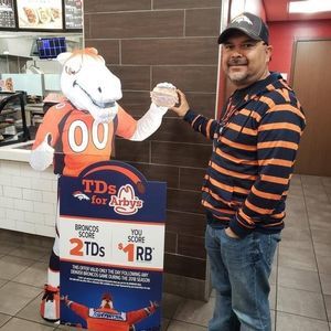 Meet your Posher, Hugo